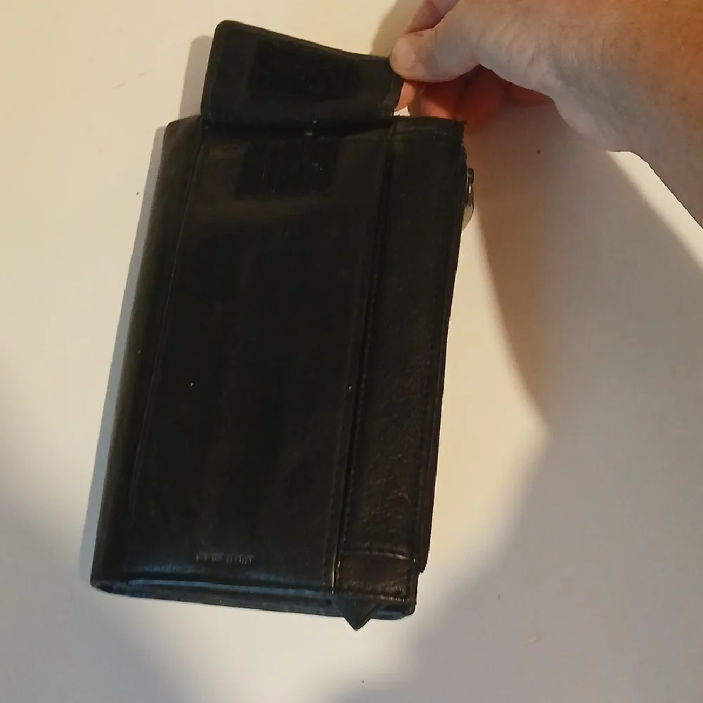Vintage Fossil Black Leather Women's Wallet With Straps